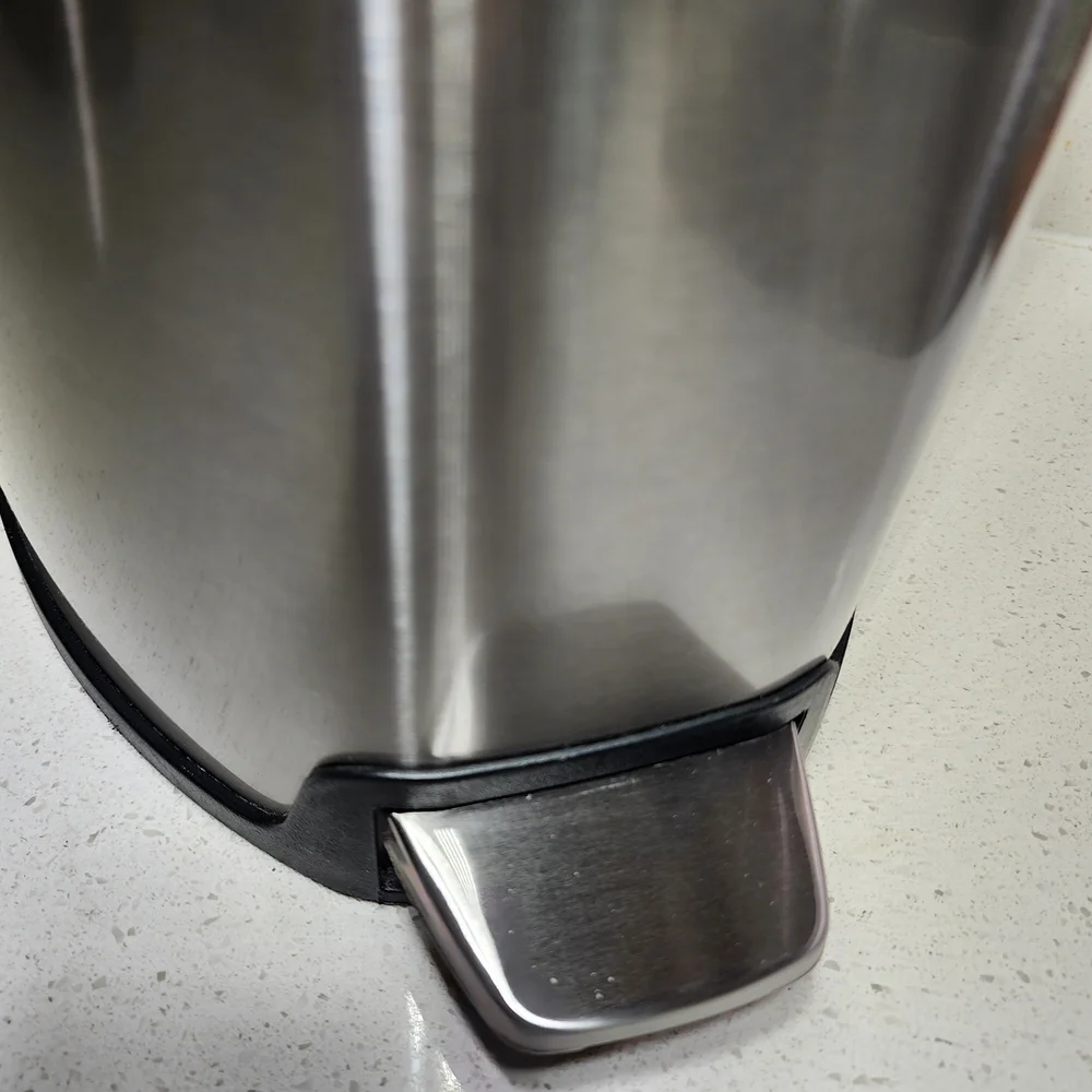 Stainless Steel Trash Can with Pedal. Receptable With Lid. New No Tags - Picture 4 of 13